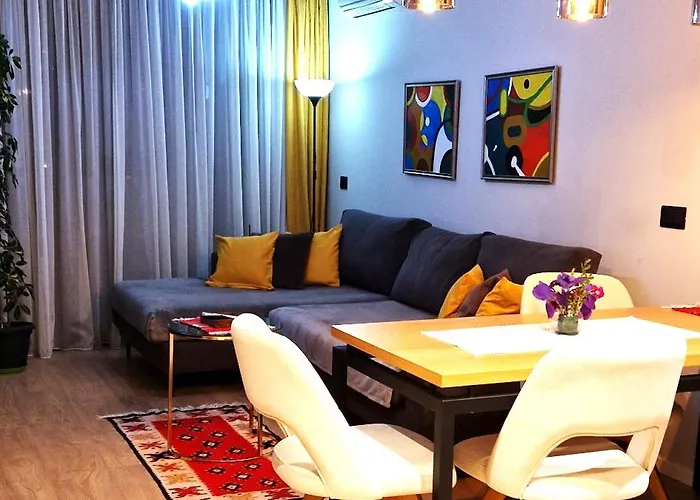 Central Luxury Apartment
